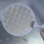 Global Debut! Fudan Team Develops Two-Dimensional Semiconductor Chip "Wuji"