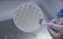 Global Debut! Fudan Team Develops Two-Dimensional Semiconductor Chip "Wuji"