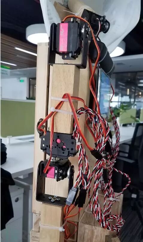 Geek DIY: How to Assemble a Robot