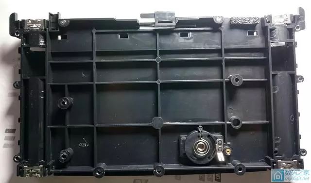 Disassembly of the Vintage Texas Instruments Graphing Calculator: It Can Even Be Overclocked