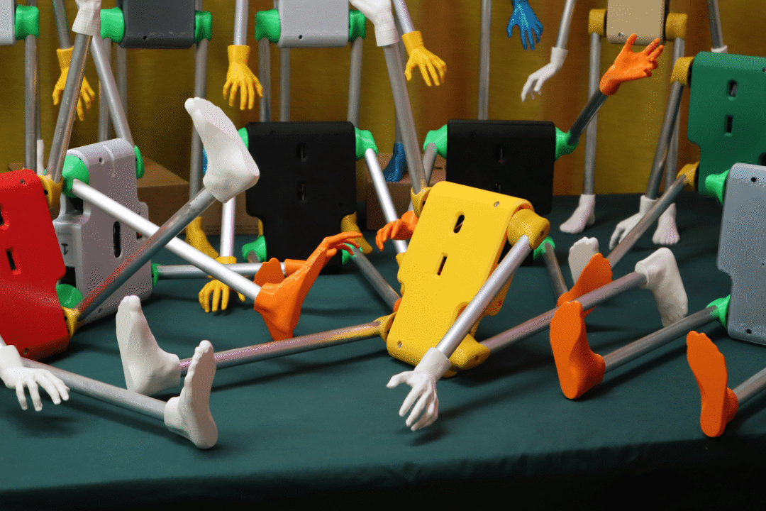 Acrobatic Open-Source Robot, DIY Electric 3D Scanning Turntable, Transparent Arduino UNO Board | DF Maker Weekly (Issue 122)
