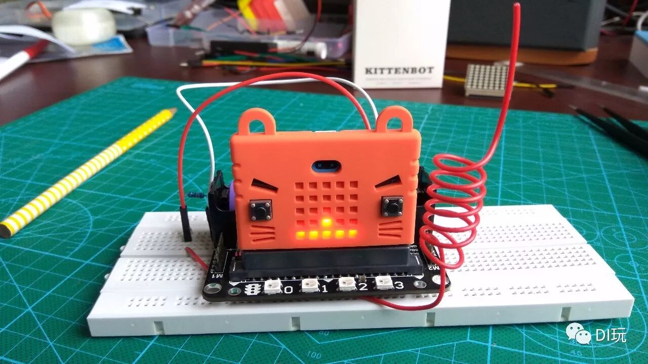 Transforming micro:bit into an Electromagnetic Radiation Tester
