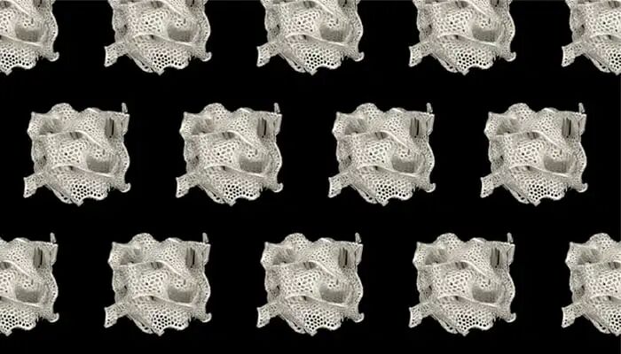 A New Gel-Based Metal 3D Printing Technology: Achieving 10um Level Feature Manufacturing