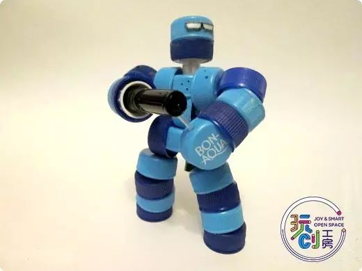 DIY Crafting a Cool Bottle Cap Robot from Recycled Caps
