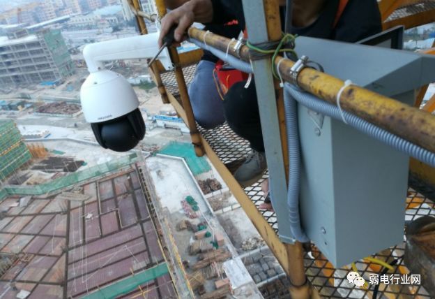 How to Network and Install Tower Crane Monitoring Systems? How to Power Them?