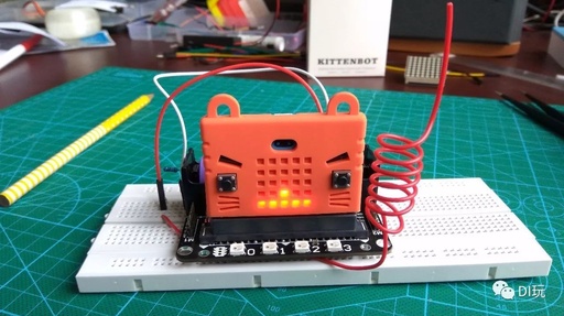 Transforming micro:bit into an Electromagnetic Radiation Tester