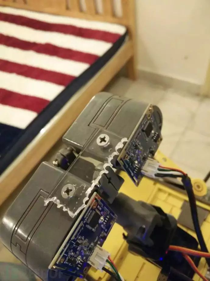 Geek DIY: How to Assemble a Robot