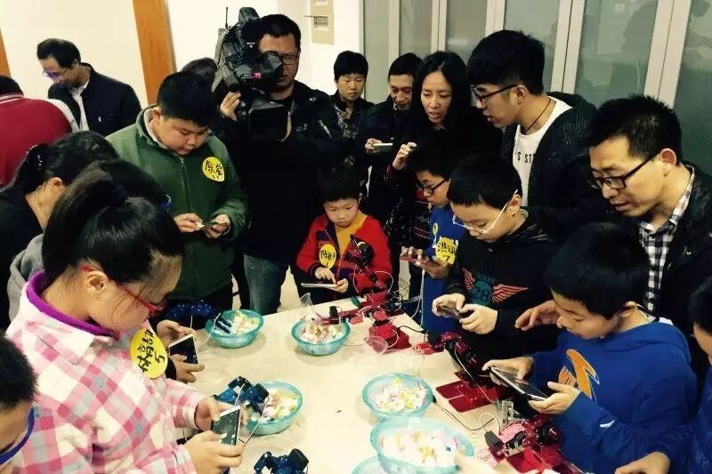 Winning Sixth Place in the Sino-American Maker Competition: Teaching Kids to DIY Robots and Dance