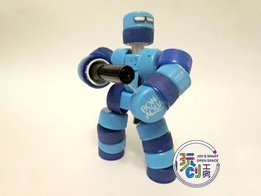 DIY Crafting a Cool Bottle Cap Robot from Recycled Caps