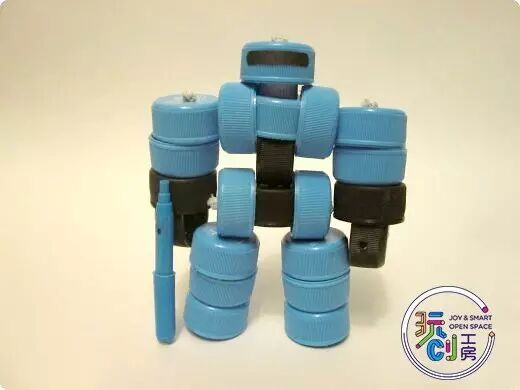 DIY Crafting a Cool Bottle Cap Robot from Recycled Caps