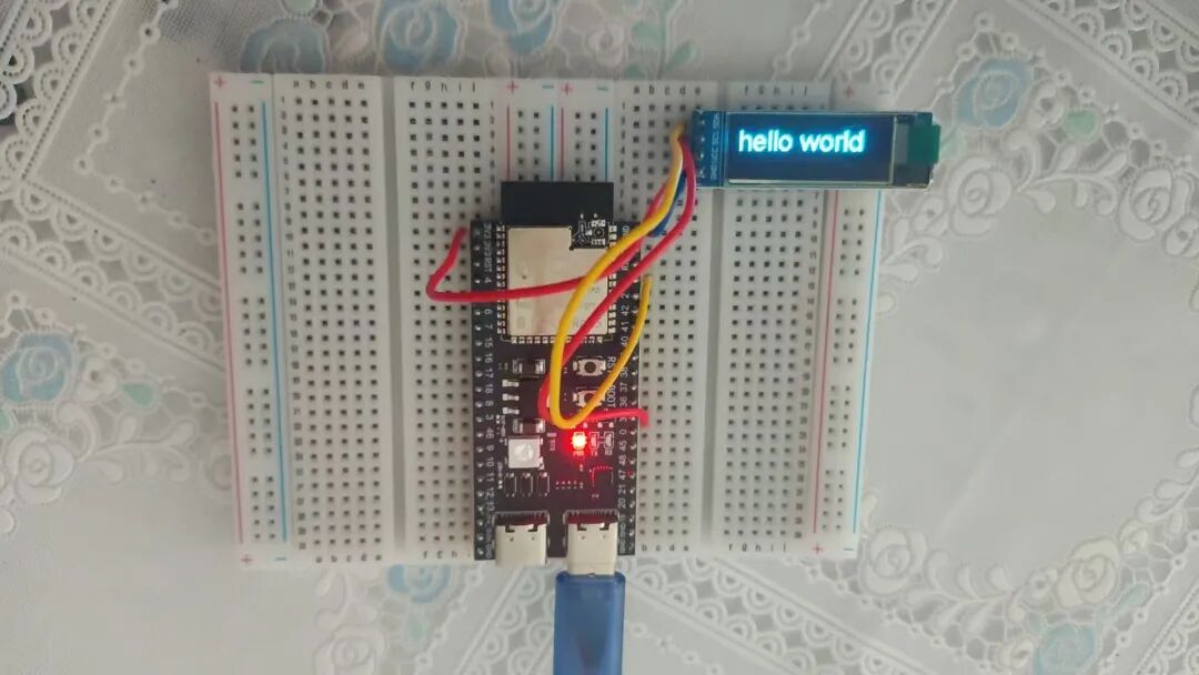Getting Started with ESP32 and Arduino (Part 2): Connecting an OLED Display