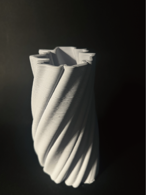 A Visual Feast: Innovative Practices in the Integration of Education and Industry in Ceramic 3D Printing in Shanghai