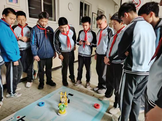 AI-Focused Courses Ignite Youth's 'Science Dream' in Schools
