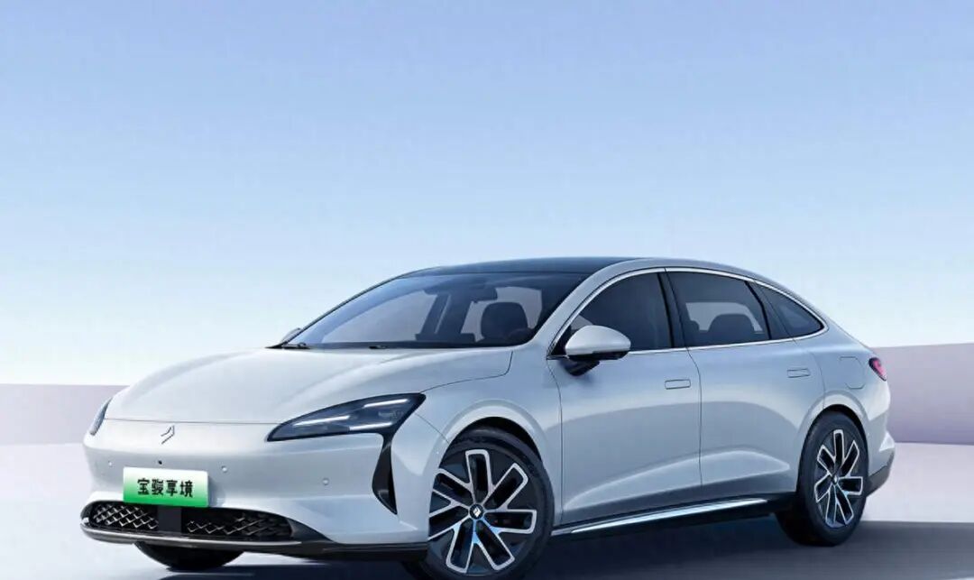 Finally Here: Baojun Launches New C-Class Sedan with a Starting Price of 130,000 Yuan and a Range of 1,100 km