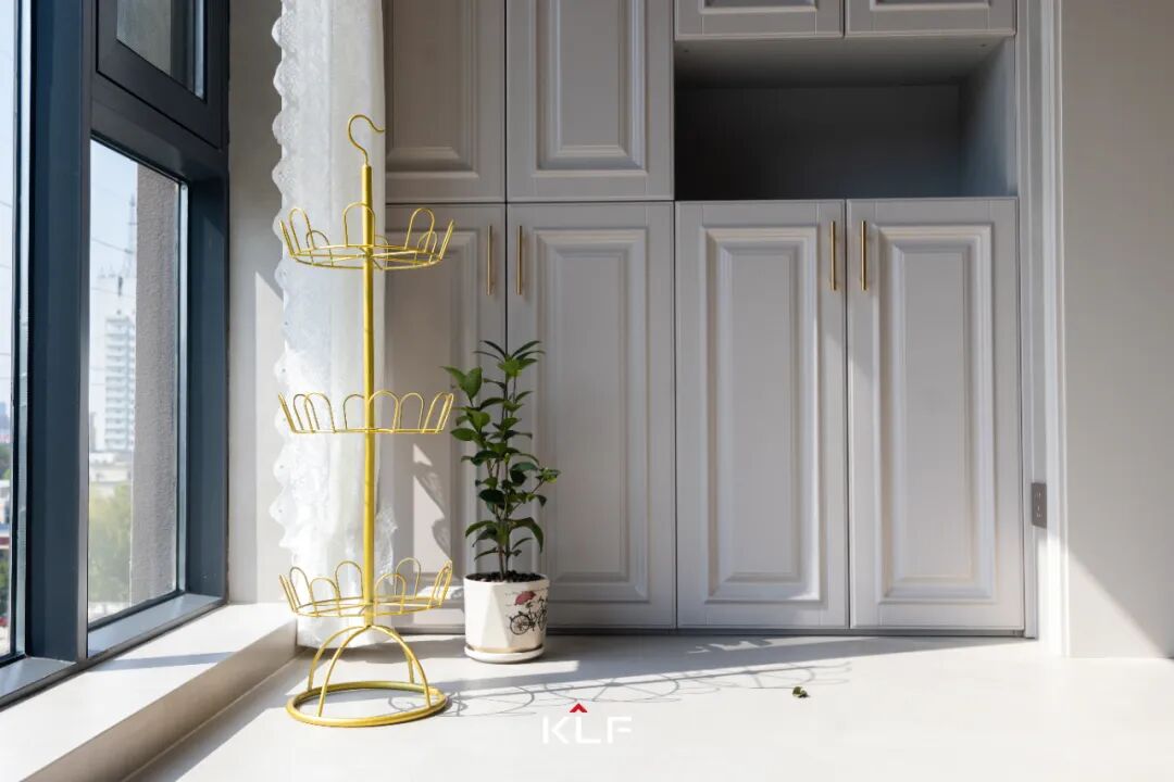 Embedded Design: A Leap in Style, Unleashing a Pure and Pressure-Free Visual Experience