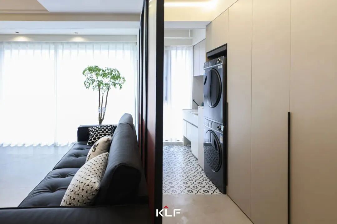 Embedded Design: A Leap in Style, Unleashing a Pure and Pressure-Free Visual Experience
