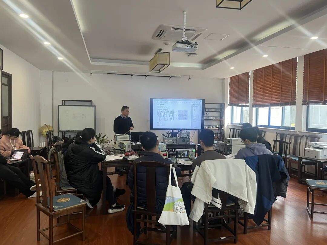 Shanghai Jiao Tong University - Qingpu Senior High School "Innovation Training Camp" Successfully Concludes