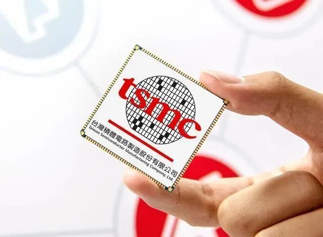PC Chip Landscape Shifts: AMD Completes 2nm Chip Taping Out, Intel Faces Two Major Dilemmas