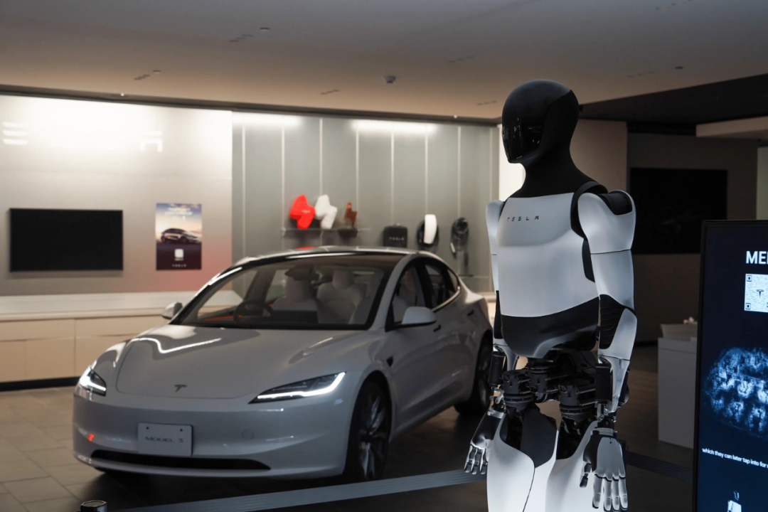Core Lightweighting of Humanoid Robots: PEEK Carbon Fiber Composites