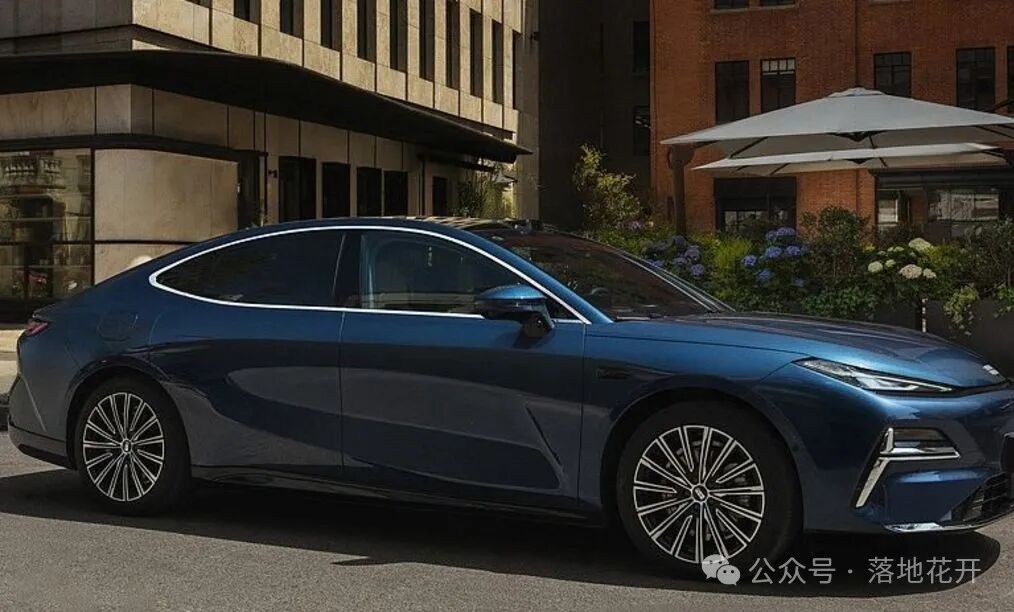 Geely's All-New C-Class Car! Over 5 Meters Long, 1.5T Plug-in Hybrid with 0.9L Fuel Consumption, Starting at 139,800 Yuan to Challenge the Han DM