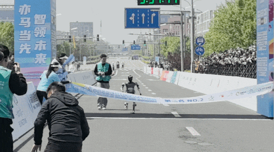 Robot Marathon Highlights: 'Yushu Falls' Sparks Discussion, Latest Response...