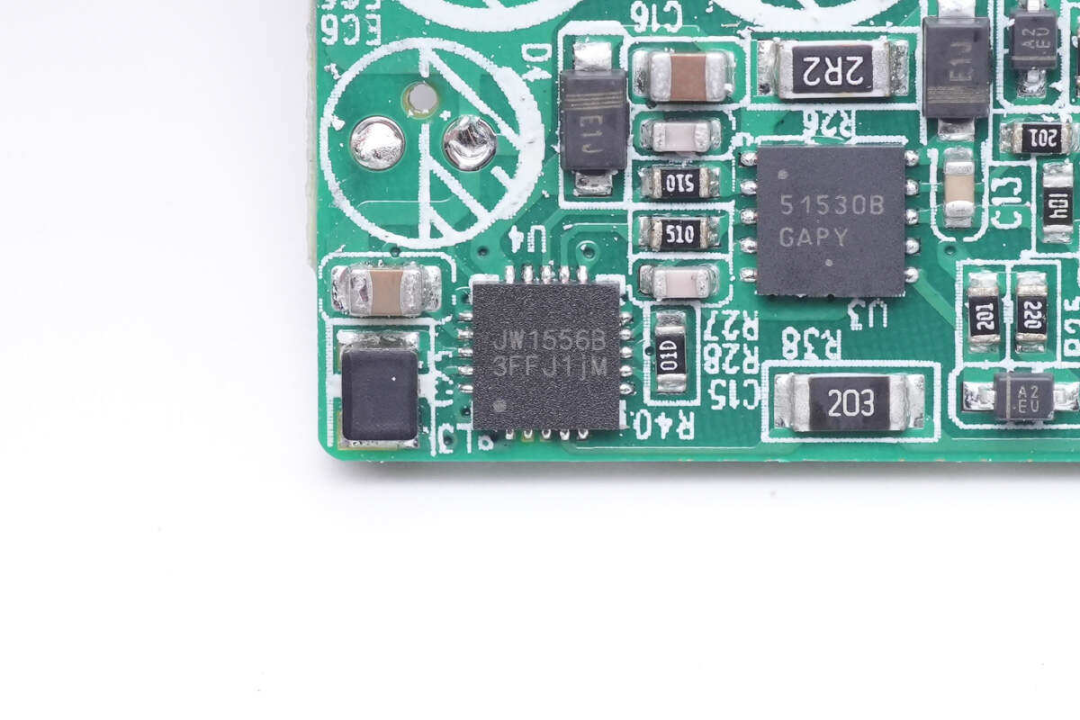 Empowering High-Density Power Supplies with Soft Switching: A Summary of AHB Controller Chips