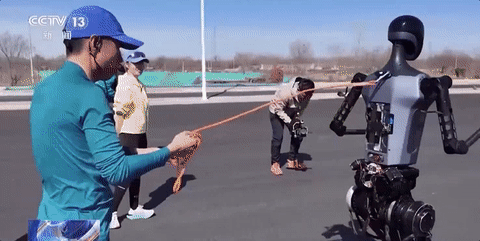 Humanoid Robot Half Marathon: My Son Was Amazed, While Mom Was Exhausted Yet Still Running?
