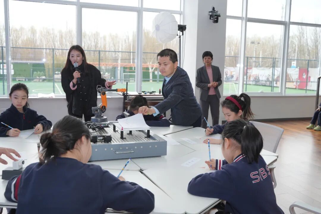 Drone Programming, Robot Assembly, AI Applications... Technology is Within Reach at This School in Beijing!