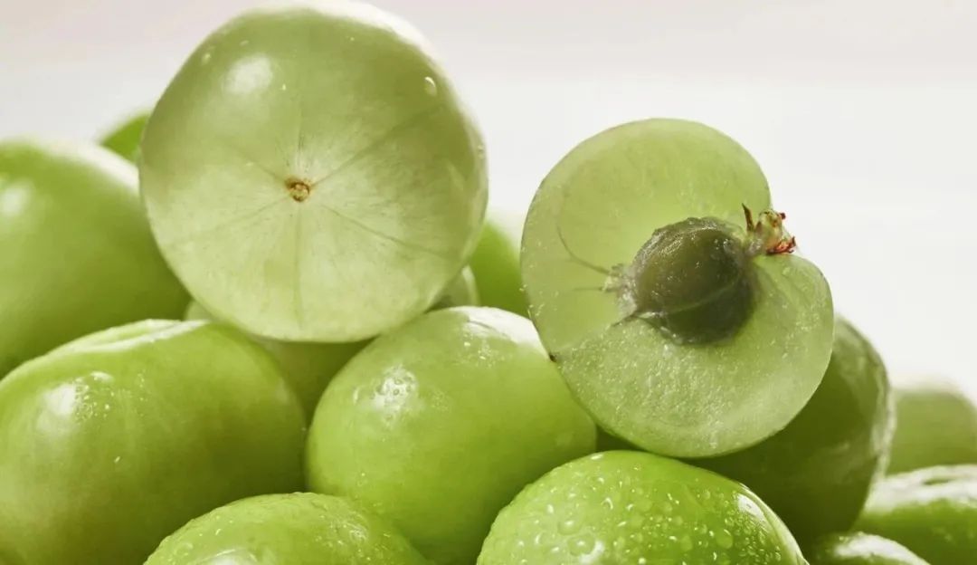 Can This Fruit with Low Sugar and High Vitamin C Help with Weight Loss?