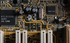 A Review of the Types of Power Supplies Engineers Encounter