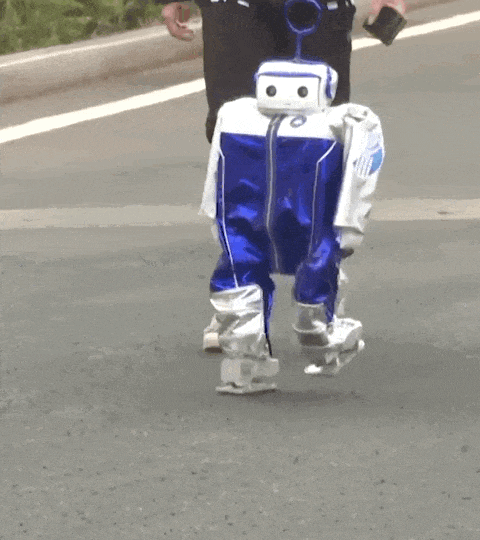 Humanoid Robot Half Marathon: My Son Was Amazed, While Mom Was Exhausted Yet Still Running?