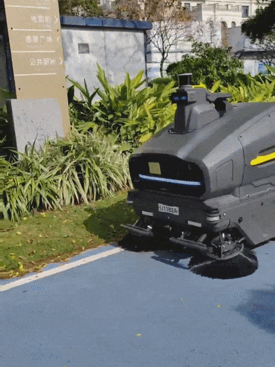 When AI Robots Become New Allies in Daily Park Management