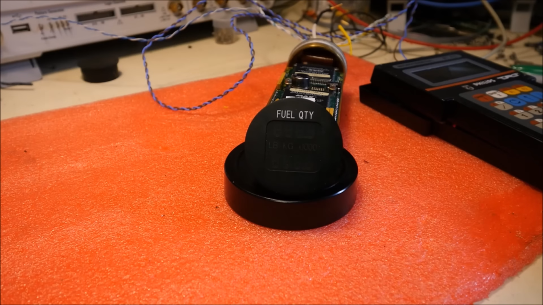 Boeing 747 Digital Fuel Quantity Indicator - Teardown, Reverse Engineering and Testing