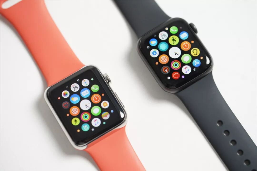 Hands-On with Apple's New Smartwatch! Why is it Selling Like Crazy Worldwide? After This Review, I Understand...