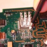 What is the Difference Between Grounding and Ungrounding an Oscilloscope?