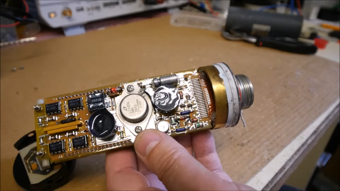 Boeing 747 Digital Fuel Quantity Indicator - Teardown, Reverse Engineering and Testing