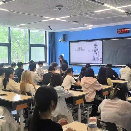Peer Micro Classroom at the School of Internet of Things and Communication