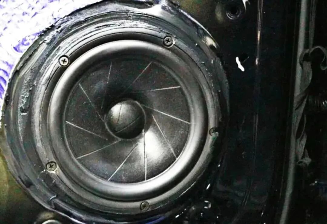 Volkswagen Touareg Audio Upgrade: Creating Extraordinary Sound Quality with UT and DSP Equipment