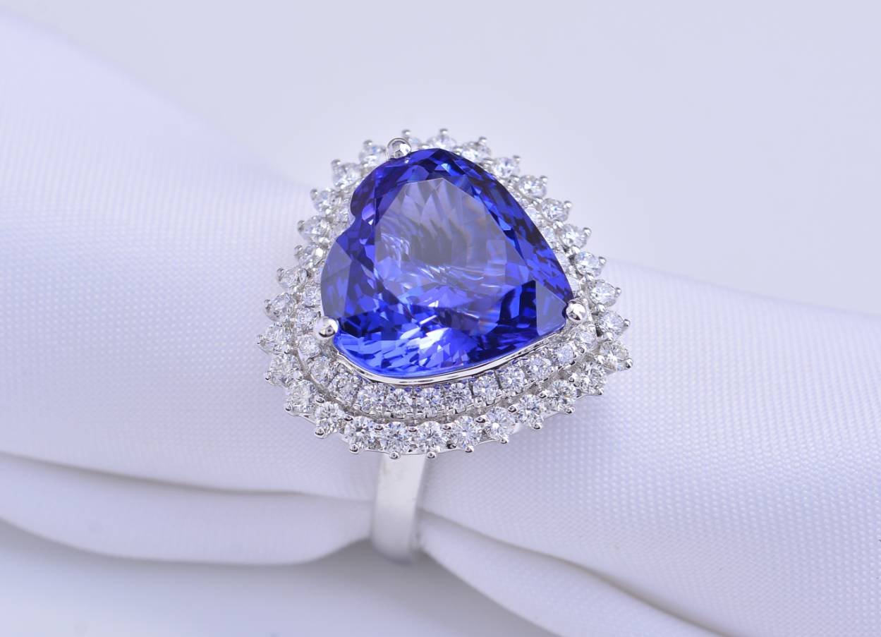 3D Printed 7.82 Carat Gemstone Engagement Ring! It Can Transform!
