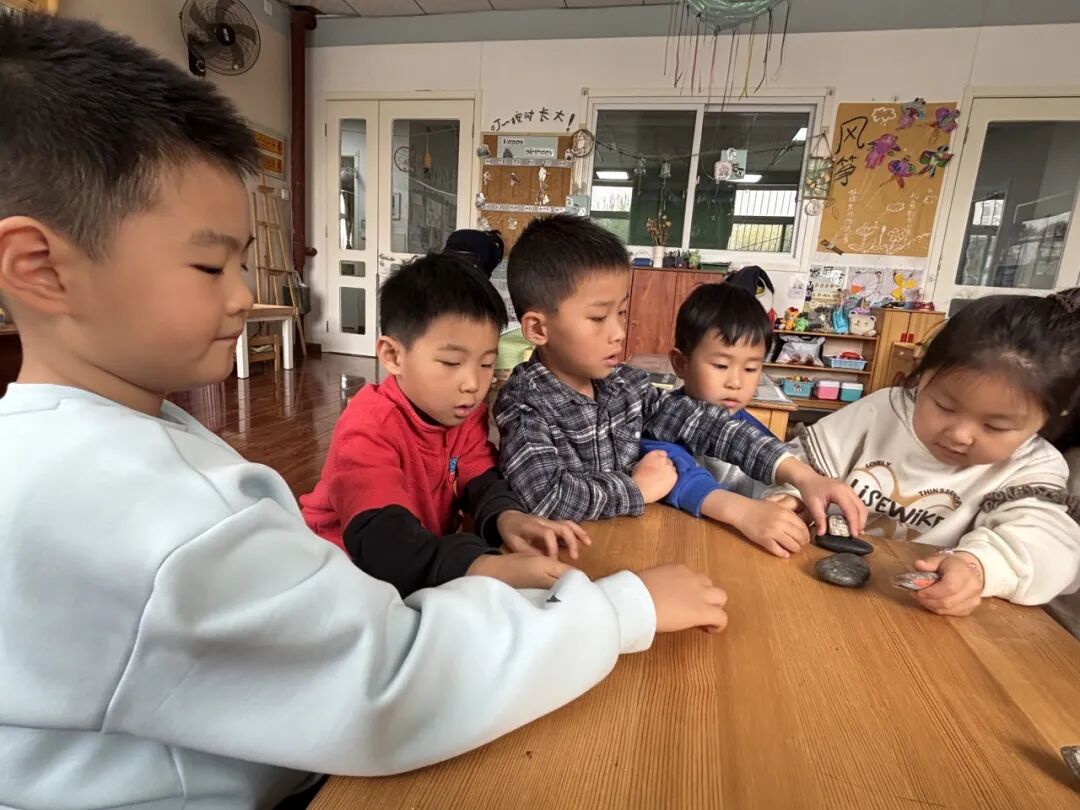 Weekly Journal of K3-C Class at Aisilezhi Ecological Kindergarten: 'Imagining Stones' (April 14-18, 2025)