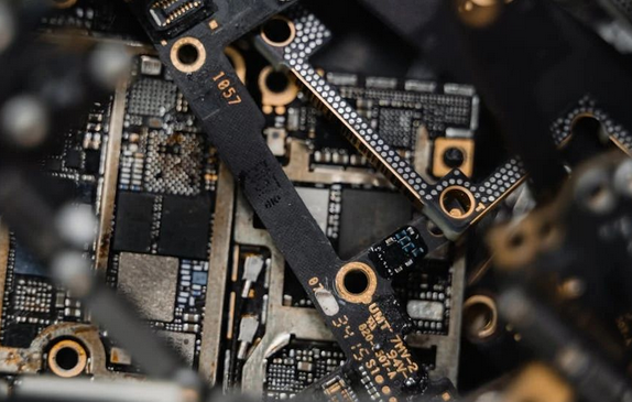Essential Guidelines for PCB Routing: The Top Ten Rules