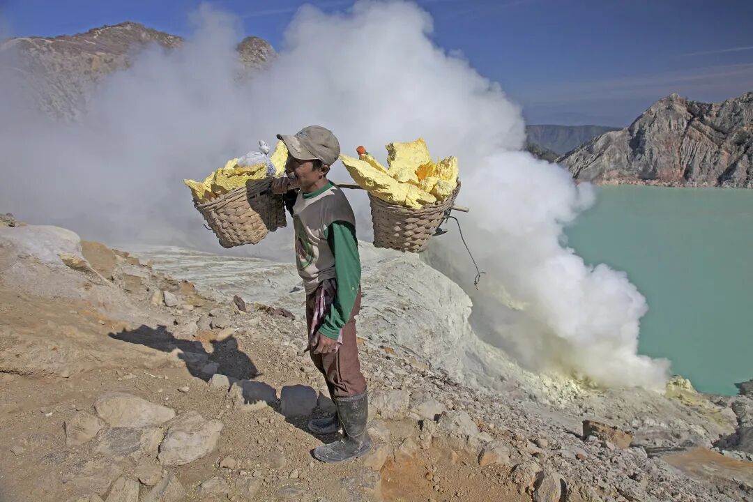 Cutting-Edge Technology: Lithium-Sulfur Batteries Powering Solar Drones for 11 Days!