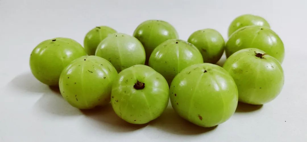 Can This Fruit with Low Sugar and High Vitamin C Help with Weight Loss?