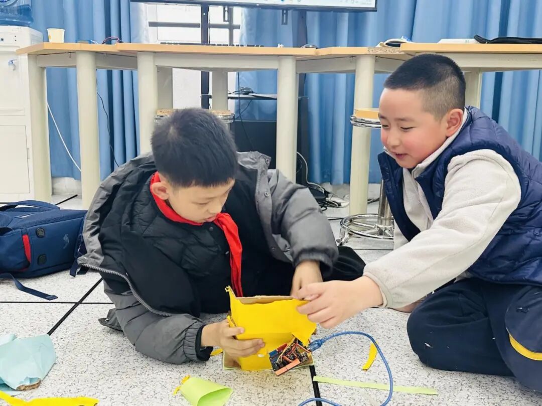 Building Dreams with Technology | Arduino Open Hardware Course: From Zero to Maker, Igniting Innovation