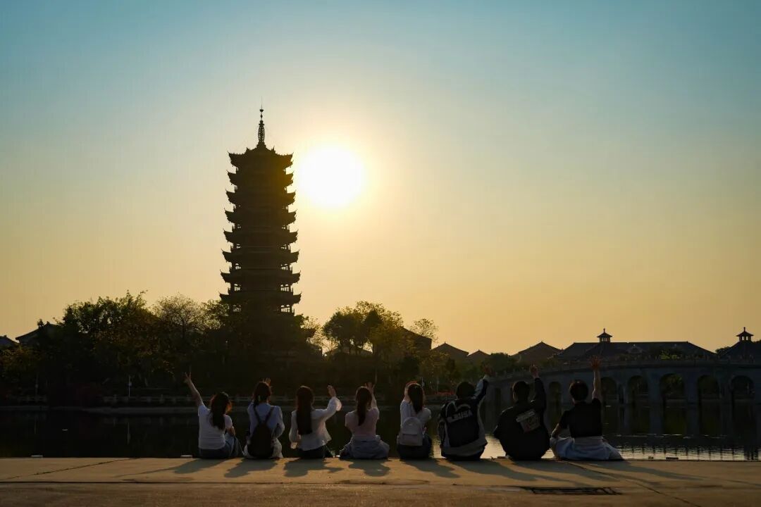 Campus Bluetooth Connected! Listen to the Melodies Hidden in the Playlist of Nanjing Medical University