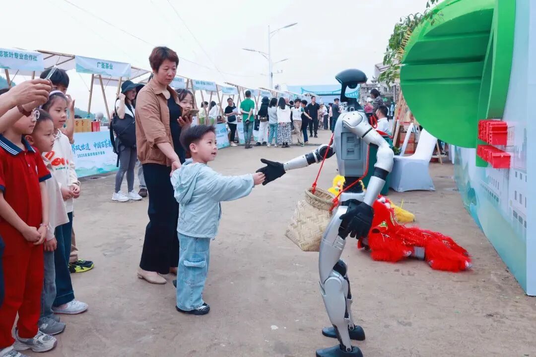 Innovative Technologies in Tea Production: Robotic Dogs, AI-Powered Tea Harvesting, and the '5G+' Smart Tea Production Line