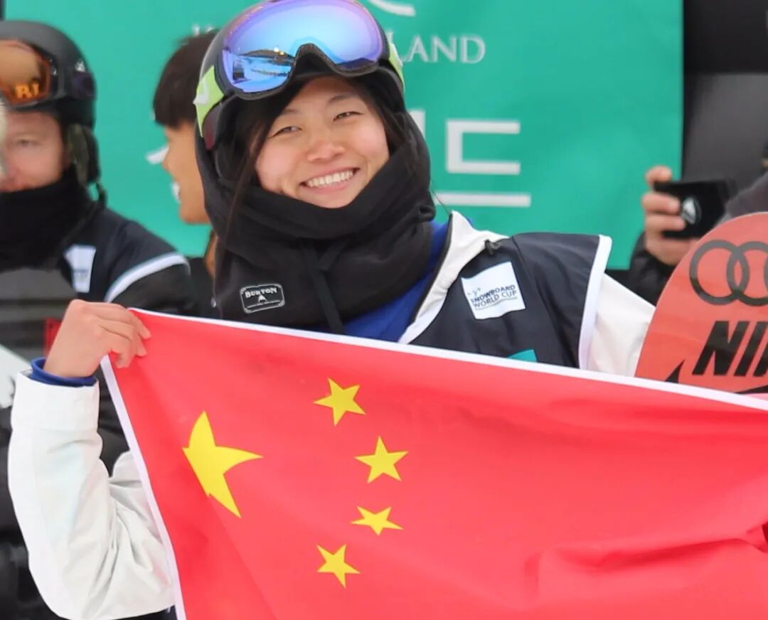 Exploring the Snowboarding Journey of Liu Jiayu from Hegang