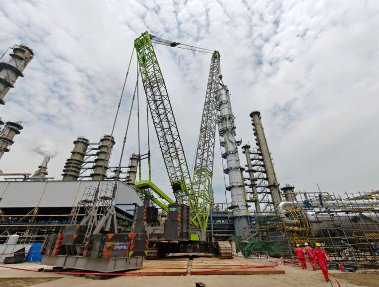 Successful Installation of the C-610 Tower for the Sinopec Quanzhou Gasoline Project