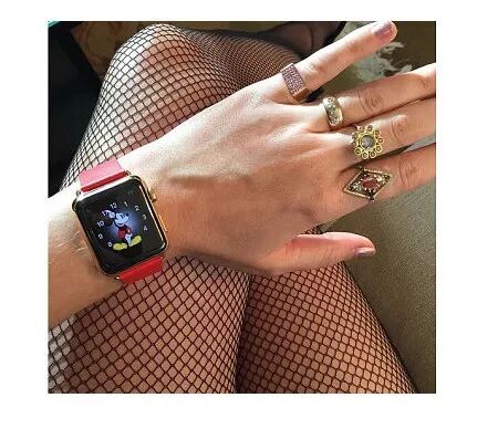 Hands-On with Apple's New Smartwatch! Why is it Selling Like Crazy Worldwide? After This Review, I Understand...