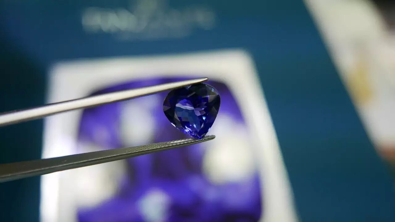 3D Printed 7.82 Carat Gemstone Engagement Ring! It Can Transform!
